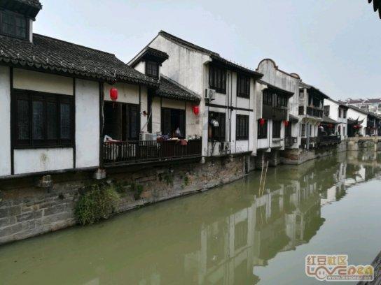 朋友信用卡网贷逾期几年了，为什么还可以办下来信用卡？